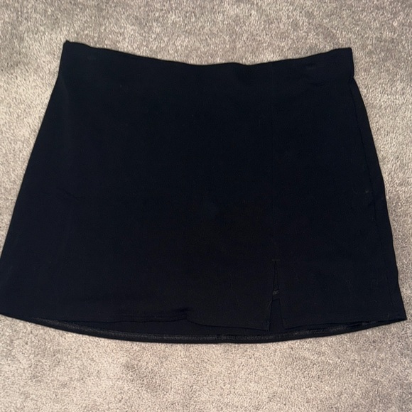 American Eagle Outfitters Dresses & Skirts - American Eagle Outfitters Black Mini Skirt with Front Slit